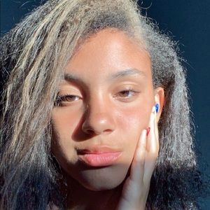 Meet your Posher, Kaleigh